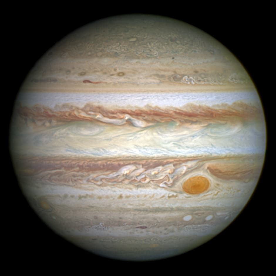 Jupiter and the Great Red Spot (NASA / Juno)